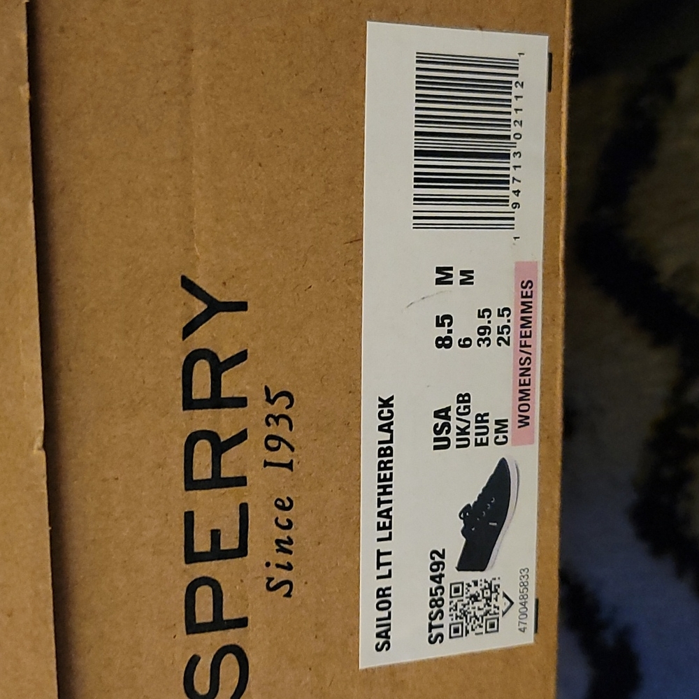 Shoes - Picture 4 of 7